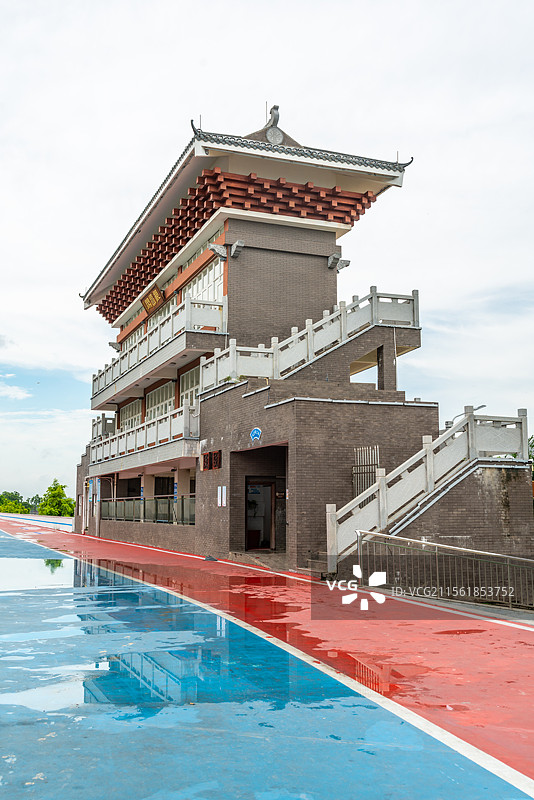 水东湾红树林观鹭阁水闸，中国广东省茂名市电白区水东街道图片素材