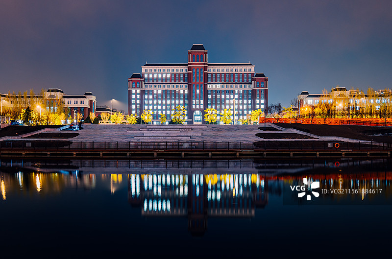 长春工业大学北湖校区（西区）主教学楼图片素材