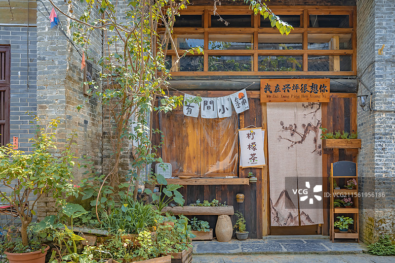 桂林阳朔兴平古镇风景，兴坪古镇风景，阳朔，兴坪古镇，喀斯特地貌，漓江图片素材