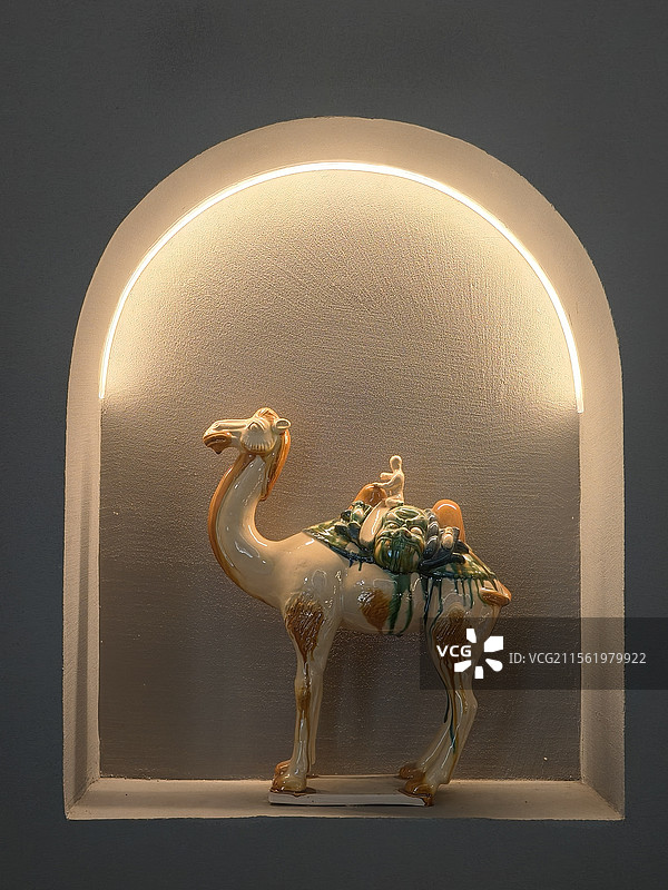 三彩工艺骆驼摆件图片素材