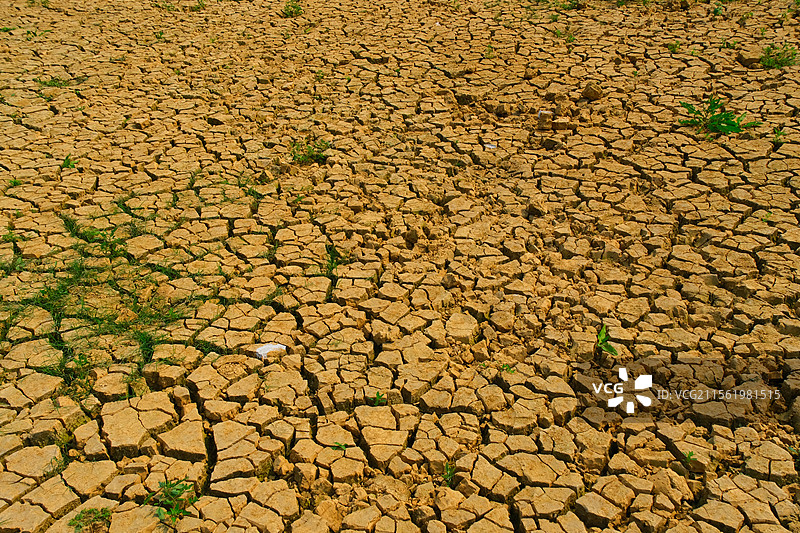 裂开地土地图片素材