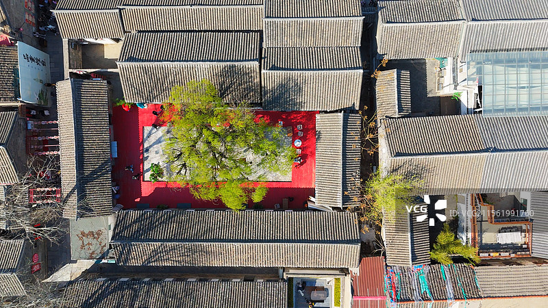 航拍山东烟台芝罘区所城里历史文化老城区建筑群街道房屋人流城市风光旅游景点图片素材