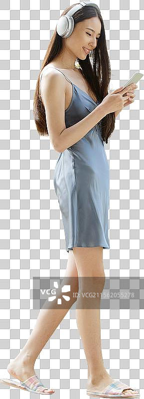 青年女人听音乐图片素材