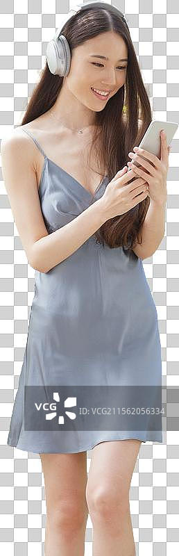 青年女人听音乐图片素材