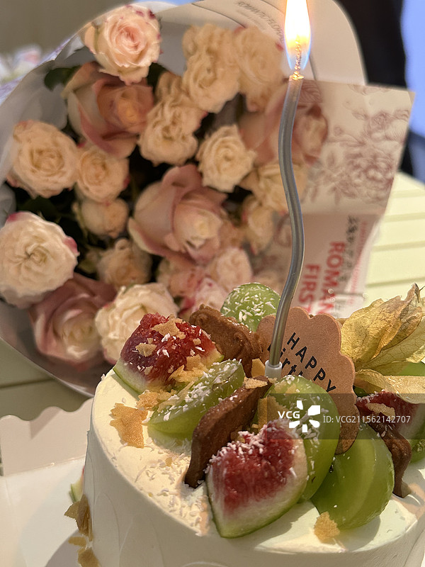 鲜花与蛋糕图片素材