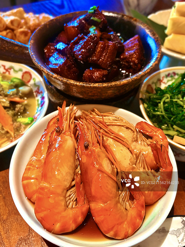 宁波菜：熟醉罗氏虾、红烧肉图片素材