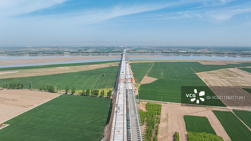 河南省焦作市孟州市在建沁伊高速公路跨黄河立交桥图片素材