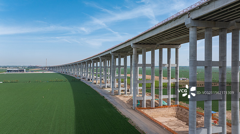 河南省焦作市孟州市在建沁伊高速公路跨黄河立交桥图片素材
