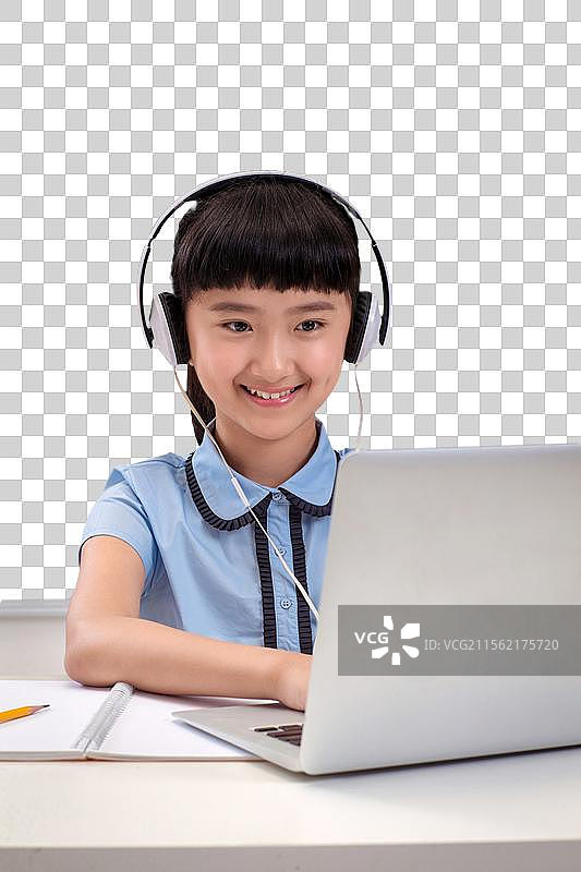 小学女生在线学习图片素材