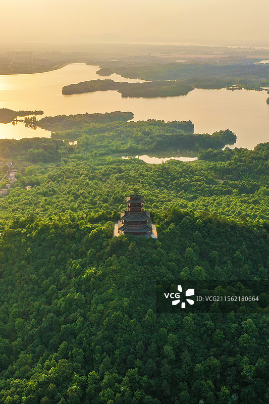 平天湖望华楼+安徽省池州市贵池区齐山·平天湖风景区望华楼-竖幅图片素材