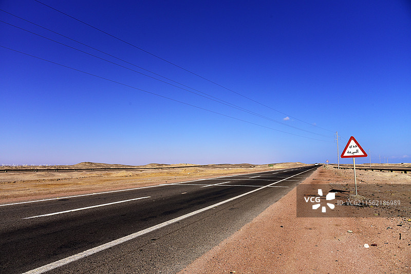 埃及沙漠公路图片素材