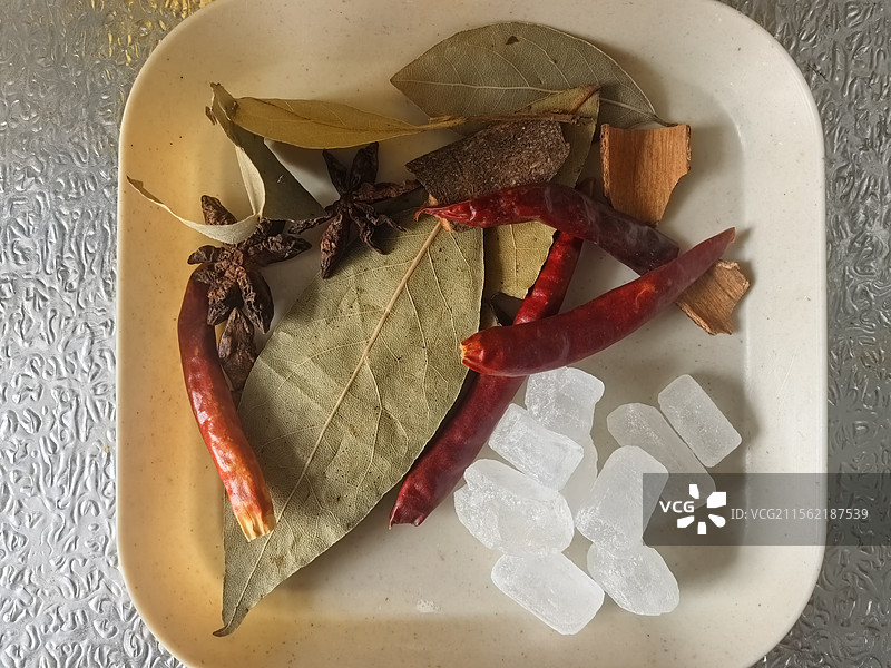 卤猪蹄制作原材料及成品特写图片素材