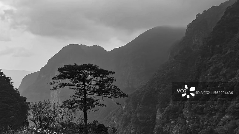 中国广西来宾市金秀瑶族自治县圣堂山水墨风光。图片素材