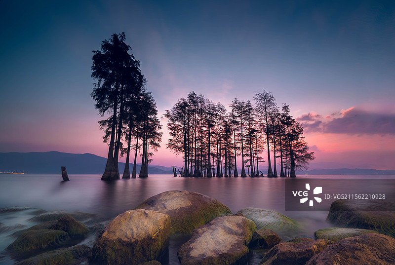 洱海龙龛码头蓝调朝霞图片素材