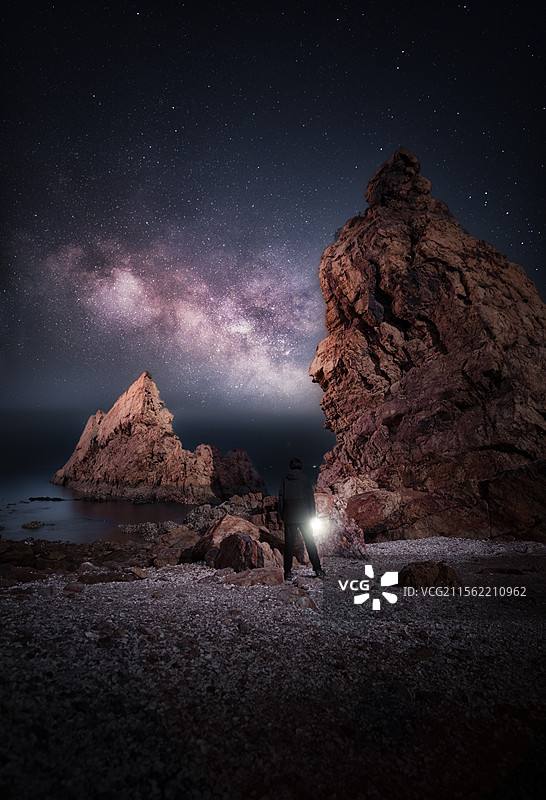 星空下的望夫石图片素材