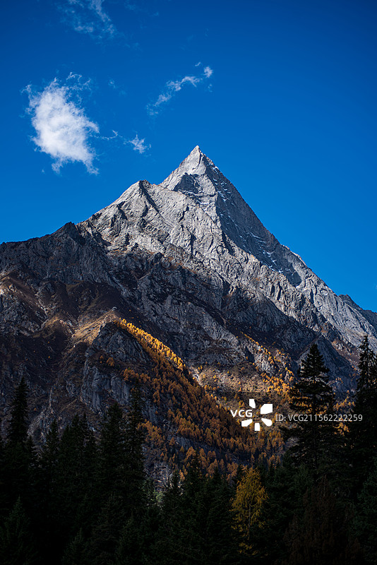 婆缪峰图片素材