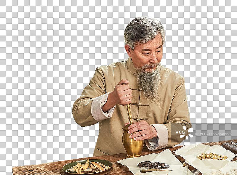 老中医研磨中草药图片素材