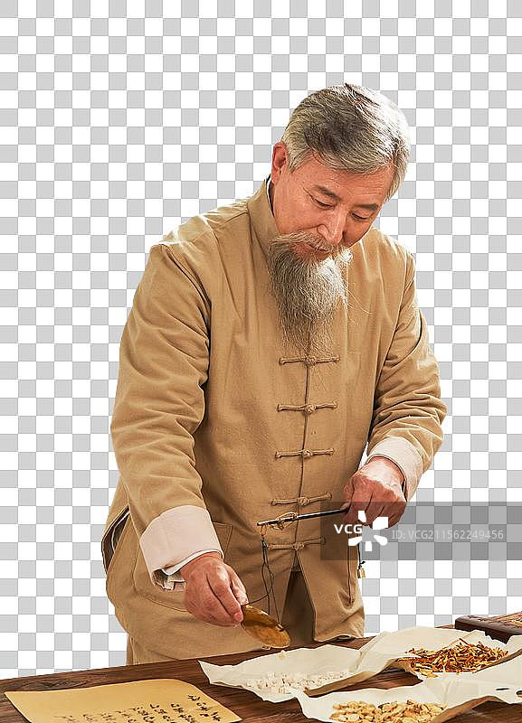 老中医调配中药图片素材