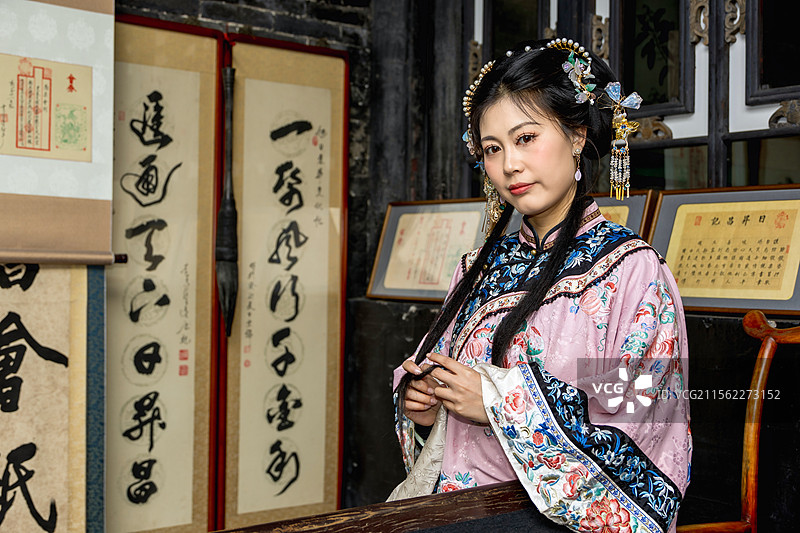 晋商大小姐平遥古城古装古建日升昌人像摄影图片素材