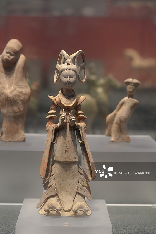 唐代 彩绘双环髻女舞俑 长武县唐墓出土 陕西历史博物馆图片素材