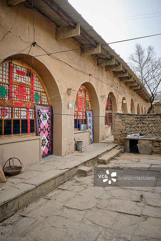 陕北黄土坡的农村窑洞，电视剧《平凡的世界》取景地，榆林绥德郭家沟村（双水村）图片素材
