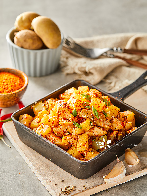 中餐美食小吃 孜然土豆丁图片素材