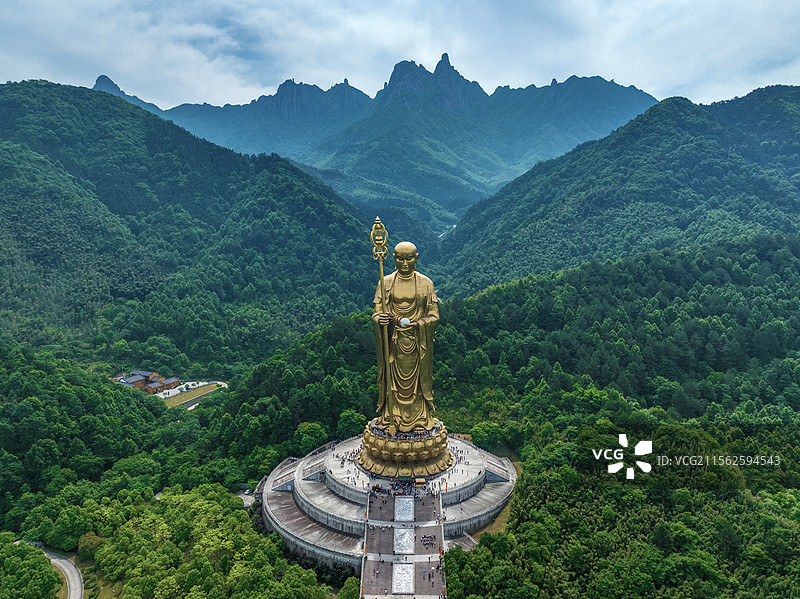 九华山脚下的地藏王菩萨圣像+安徽省池州市青阳县九华山-大愿文化园图片素材
