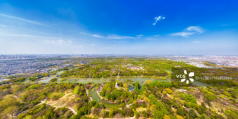 江苏，扬州市，蜀冈-瘦西湖风景名胜区，国家5A级旅游景区，扬州法海寺，白塔，吉祥门，凫庄，全景，航拍图片素材