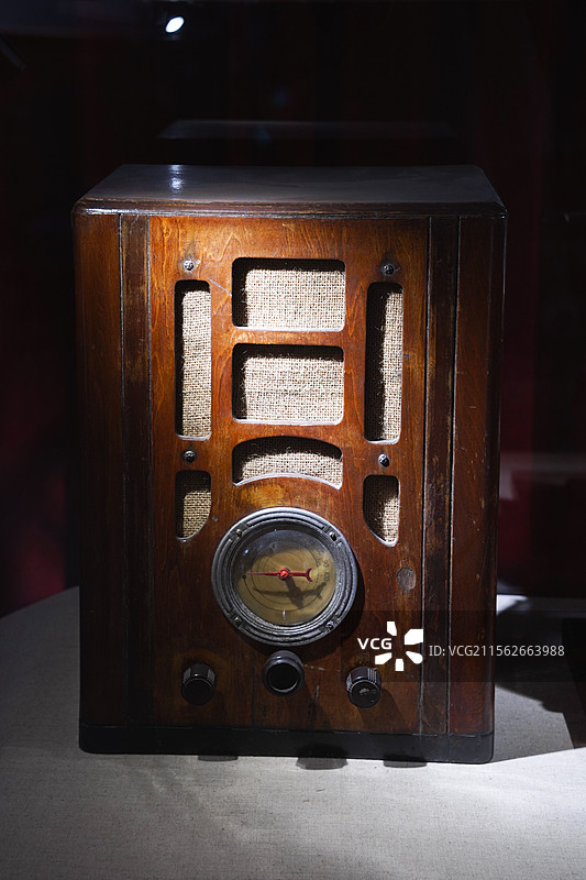 满洲里市博物馆1942年电子管收音机图片素材