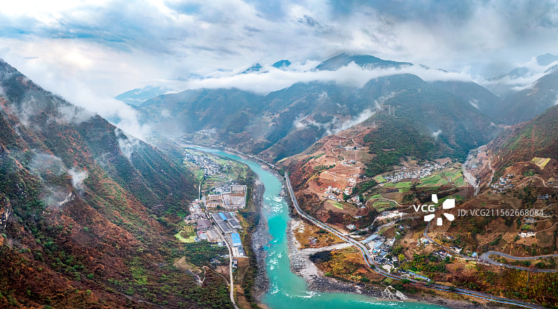 云南怒江大峡谷航拍全景图图片素材
