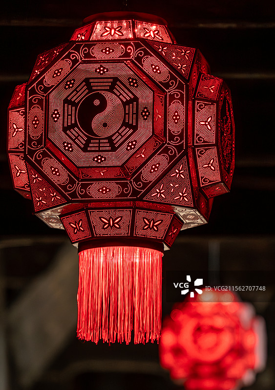 皤滩古镇的针刺无骨花灯图片素材