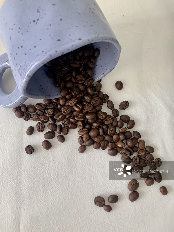 洒出的咖啡豆图片素材
