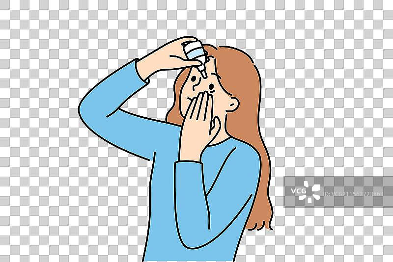 女性使用眼药水来改善视力或减轻不适图片素材