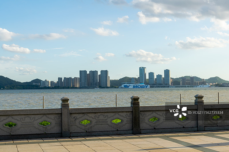 虎门威远炮台景区眺望广州南沙港图片素材