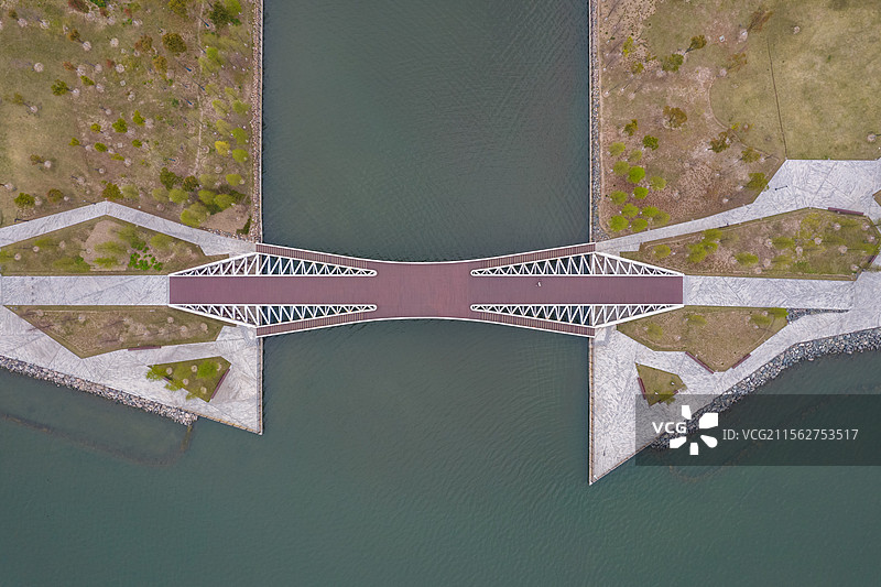 上海临港新城滴水湖桥梁-A港桥赤黾图片素材