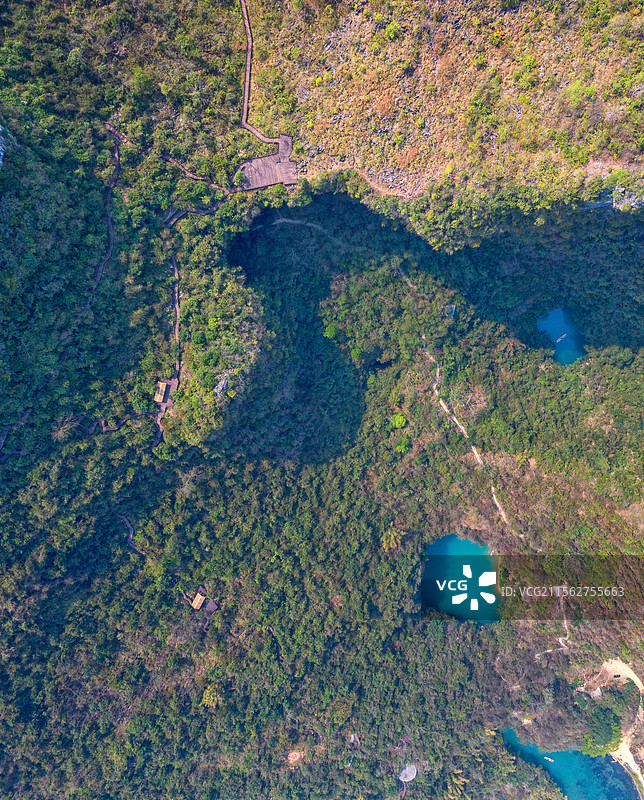 春季的广西河池凤山县三门海和万寿谷景观图片素材