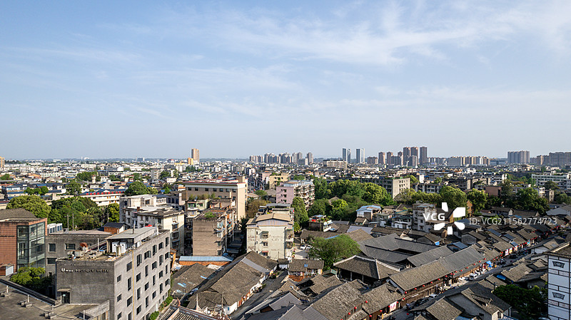 四川省成都市邛崃市临邛古城风光航拍，城市建筑中街道的高角度景观，Qionglai Chengdu图片素材