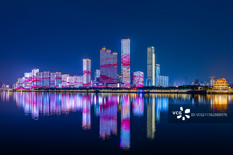 长沙湘江风光带（华远国际中心周边）夜景图片素材