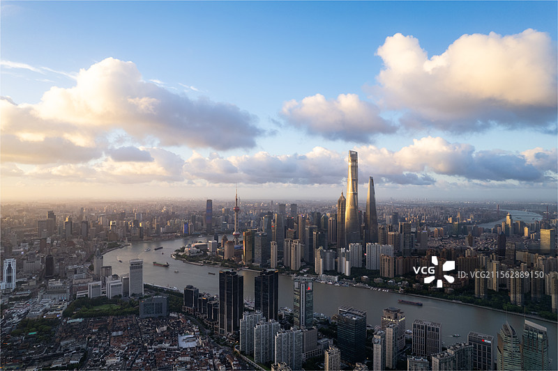 航拍上海陆家嘴三件套水晶天辉煌日落图片素材