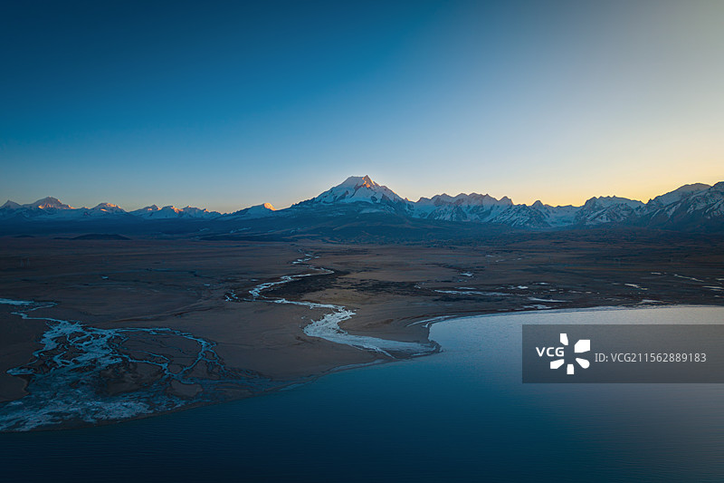 佩枯错旁 希夏邦马峰金山图片素材
