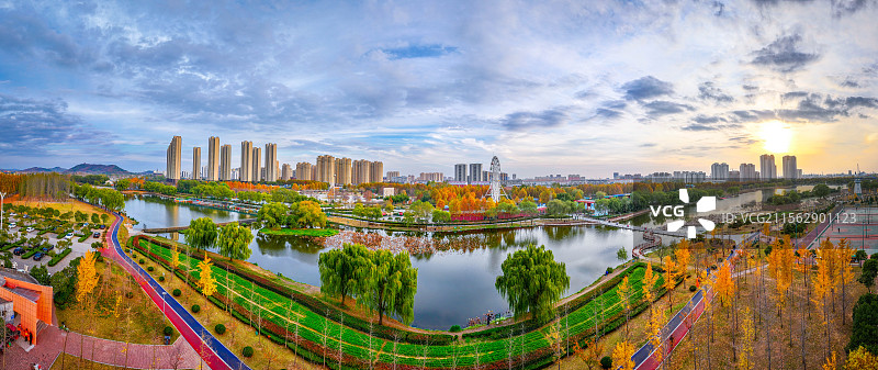 莒南县鸡龙河湿地城市风光图片素材