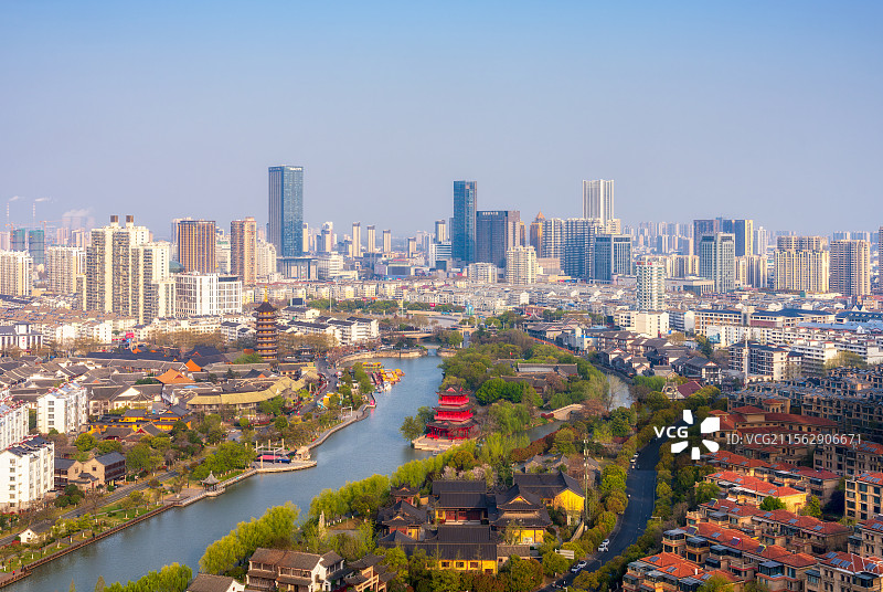 江苏，淮安市，里运河文化长廊，里运河，中洲公园，清江浦中洲岛，清江浦楼，国师塔，都市天际线，春季航拍图片素材