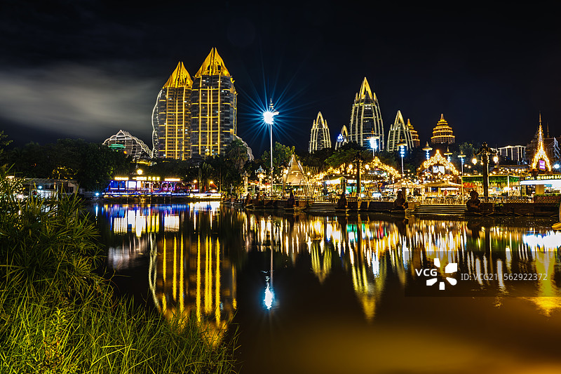 西双版纳景洪夜景 告庄 星光夜市图片素材
