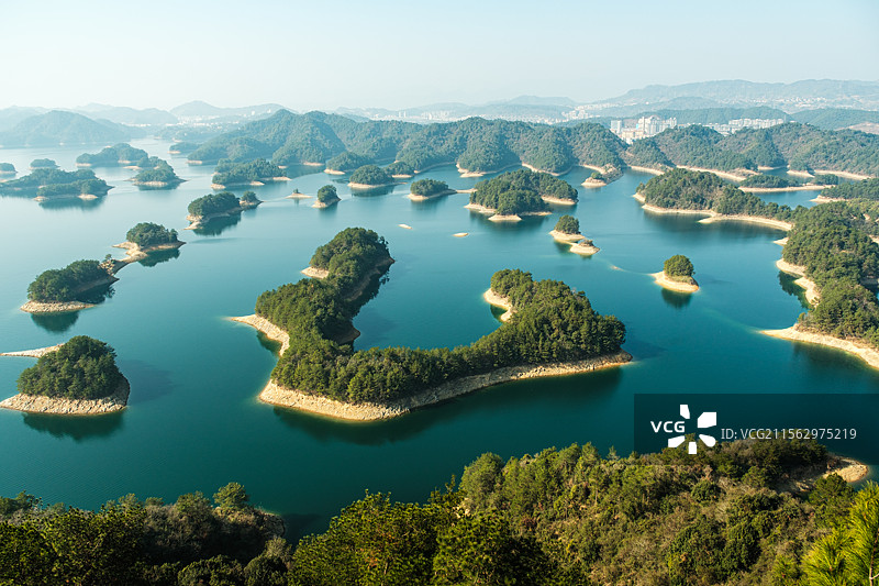 千岛湖东南湖区黄山尖——天下为公奇观图片素材