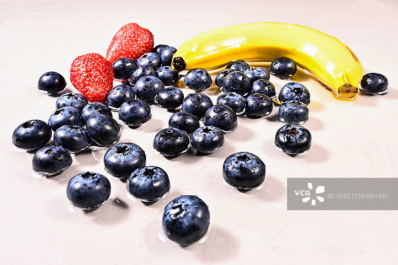 新鲜蓝莓香蕉草莓水果图片素材