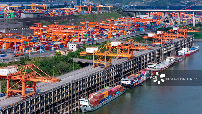 重庆果园港集装箱码头国际物流枢纽图片素材