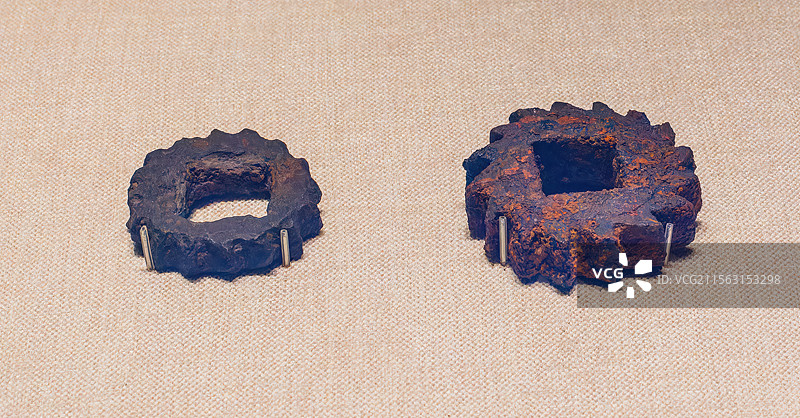 陕西历史博物馆藏汉朝文物铁棘轮图片素材