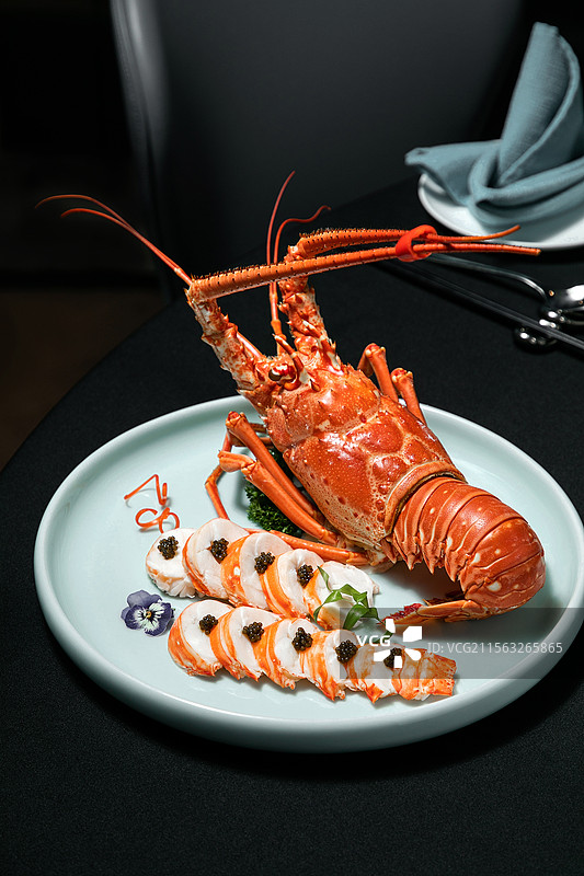 潮汕鱼饭冻龙虾澳洲龙虾蒸虾大龙虾鱼子酱普宁豆酱鱼露鱼籽酱潮州菜潮汕菜粤菜顺德菜波士顿龙虾海鲜图片素材