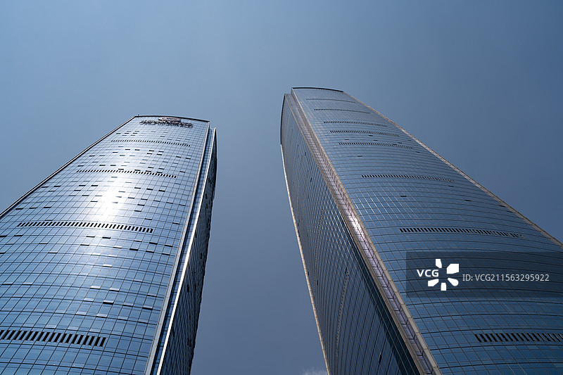 贵州金融城ZTF大楼贵州银行大楼低角度拍摄图片素材