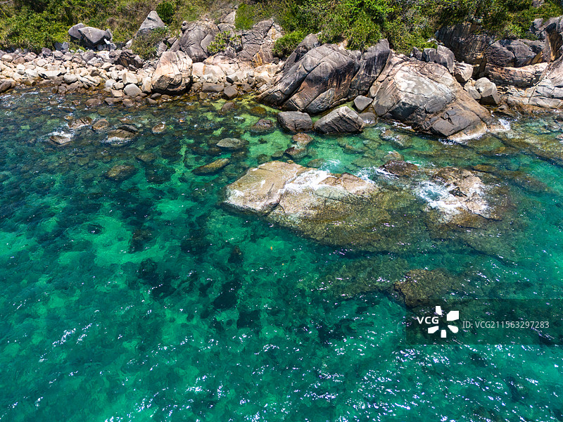 海南万宁南燕湾礁石沙滩航拍图片素材